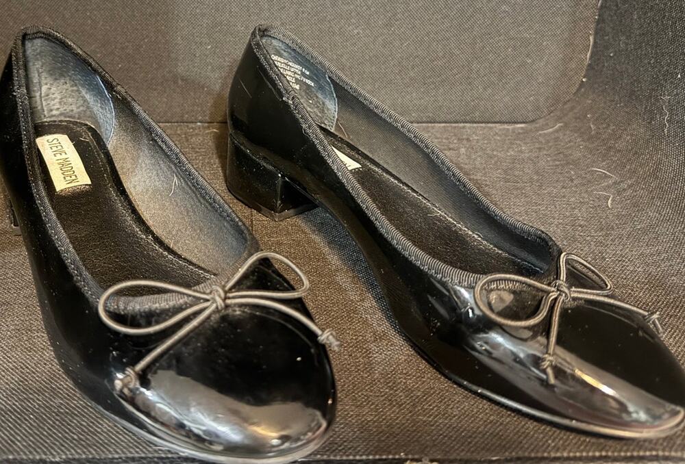 Steve Madden Black CHERISH Low Block Heel Ballet Flats sz 8.5 Like New